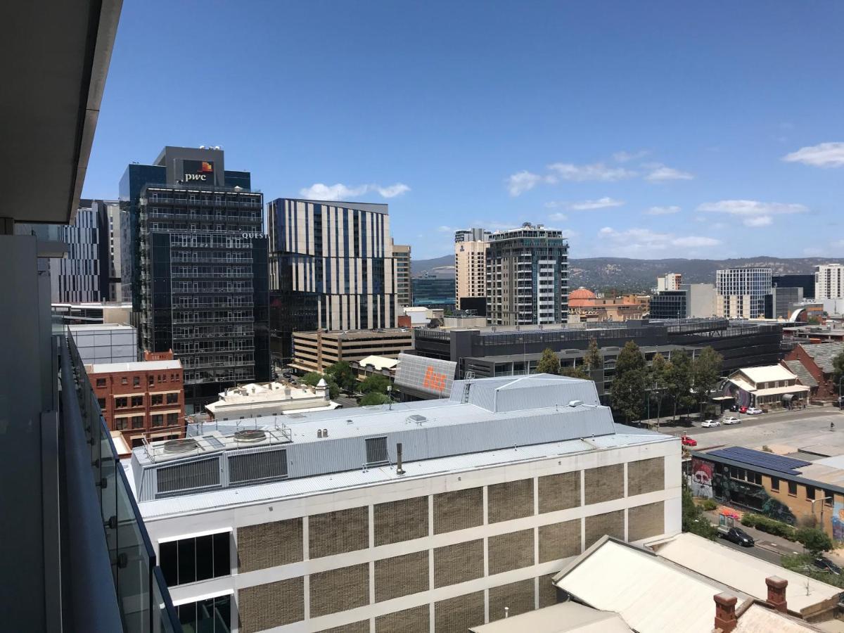 Tasha'S Apartments On Morphett Adelaide Exterior photo