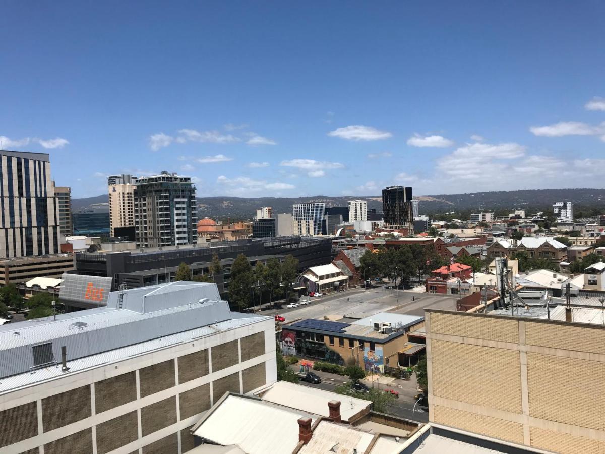 Tasha'S Apartments On Morphett Adelaide Exterior photo