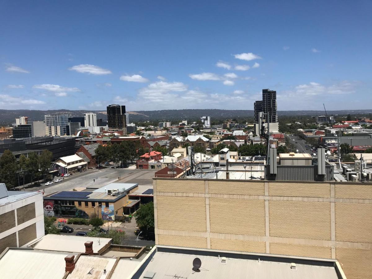 Tasha'S Apartments On Morphett Adelaide Exterior photo