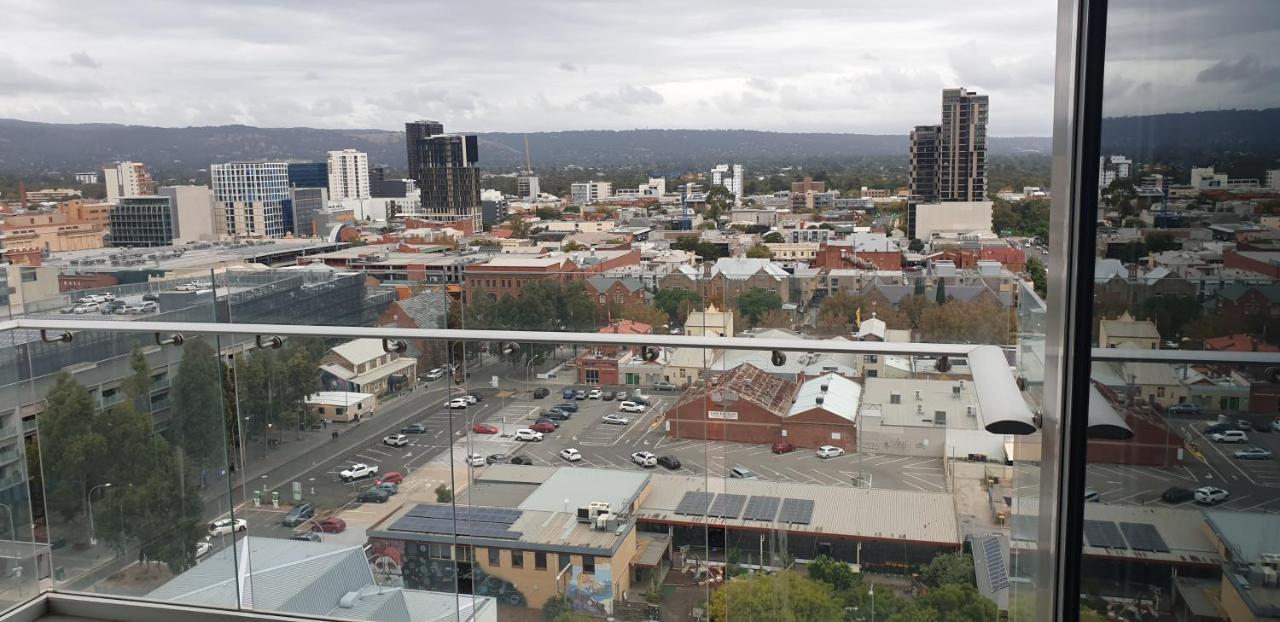 Tasha'S Apartments On Morphett Adelaide Exterior photo