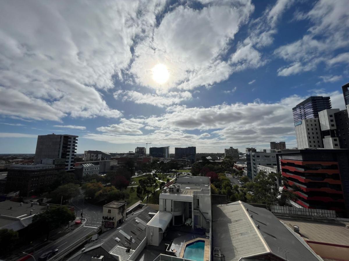 Tasha'S Apartments On Morphett Adelaide Exterior photo